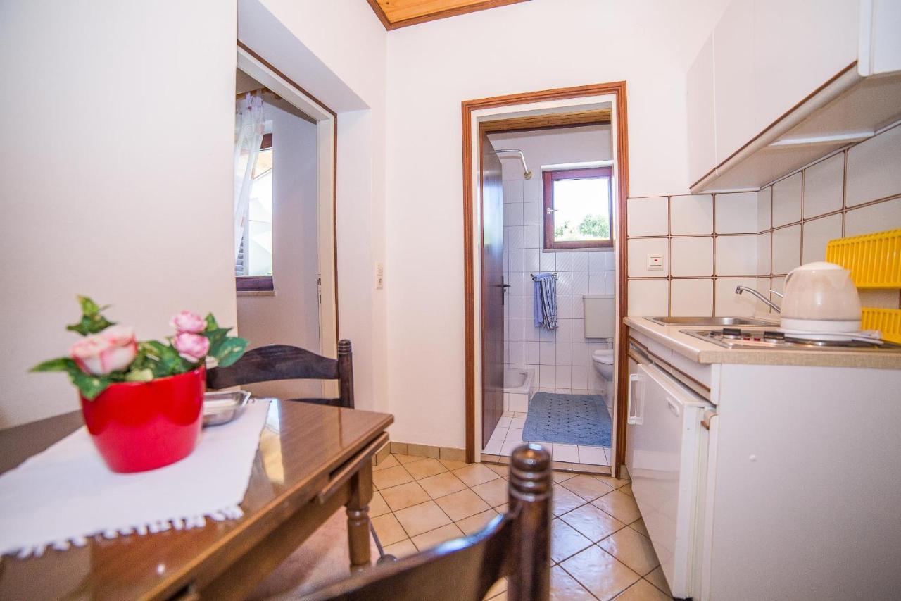 Apartments Pahljina Palit Екстериор снимка