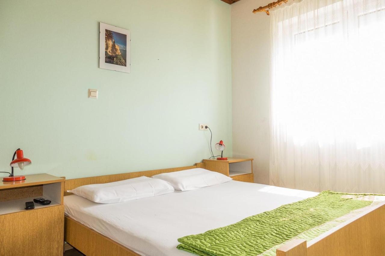 Apartments Pahljina Palit Екстериор снимка