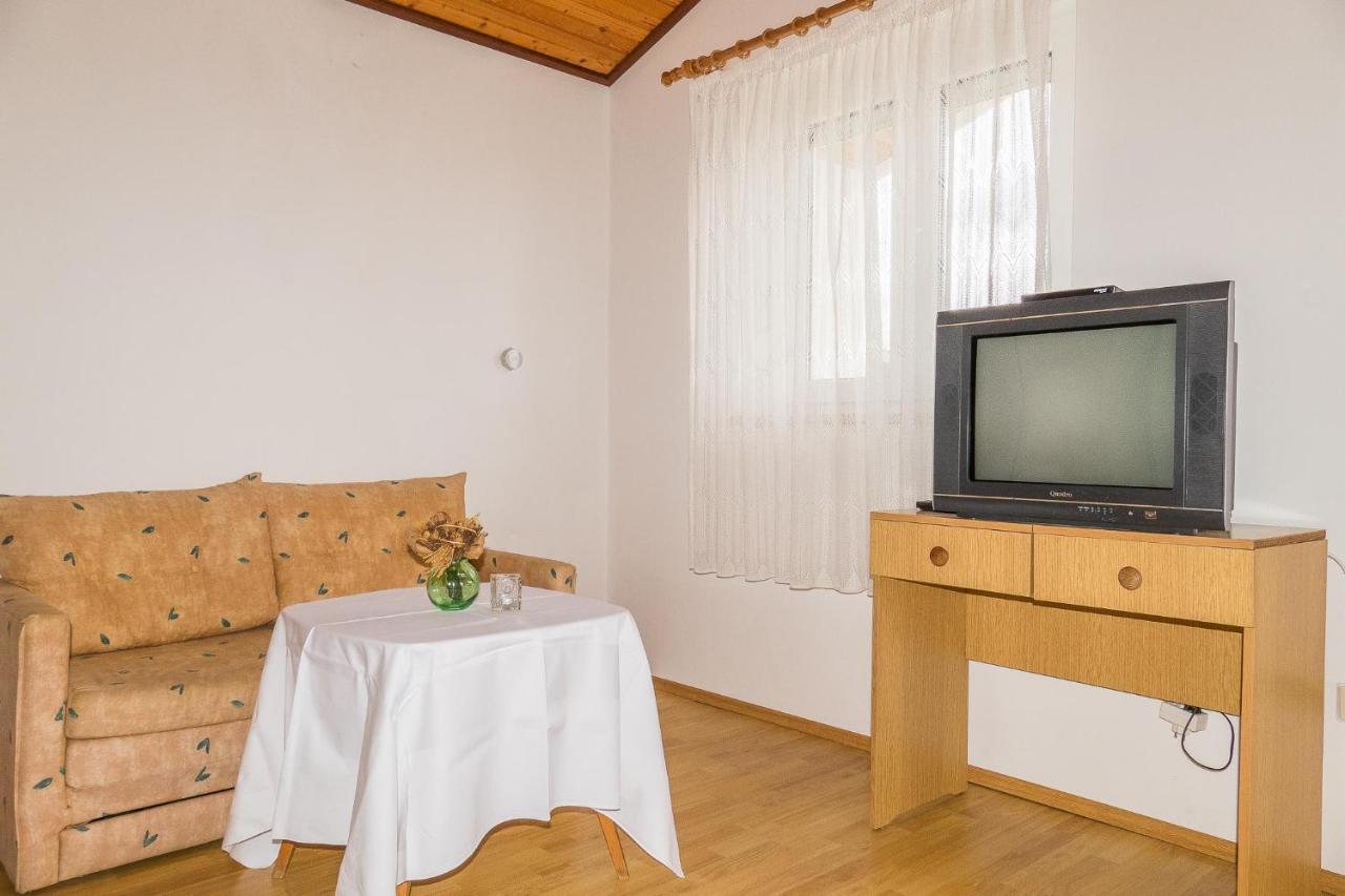 Apartments Pahljina Palit Екстериор снимка