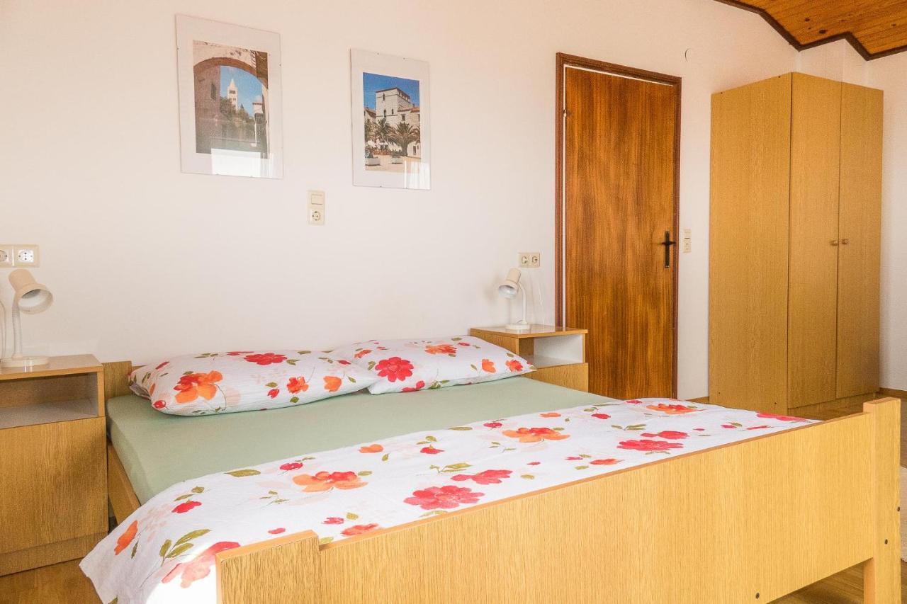 Apartments Pahljina Palit Екстериор снимка